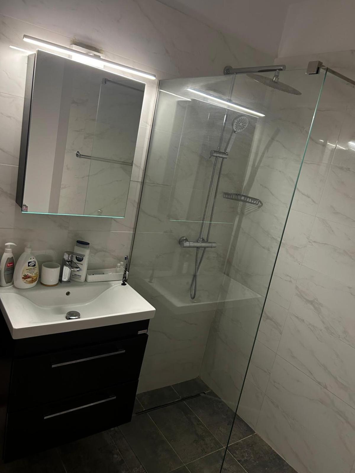 Cozy Apartment 130E By Plaza Bucureşti Eksteriør bilde